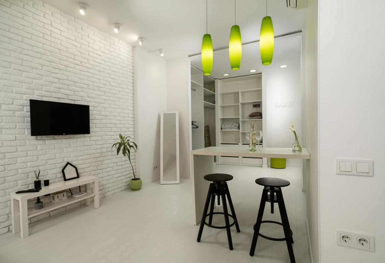 White Attic Apartment Odessa Exterior photo