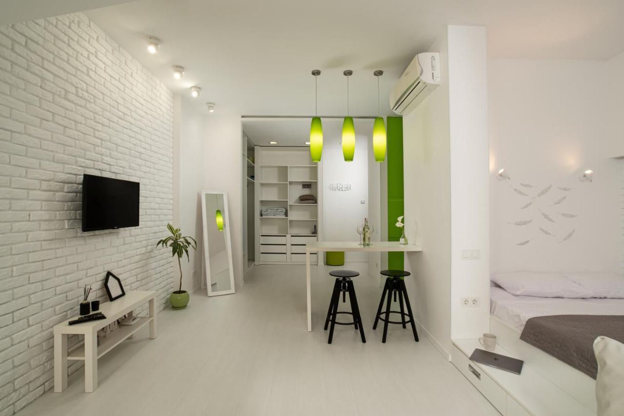 White Attic Apartment Odessa Exterior photo
